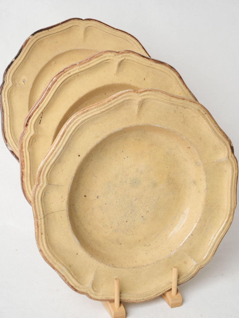 Elegant 19th-century serving set