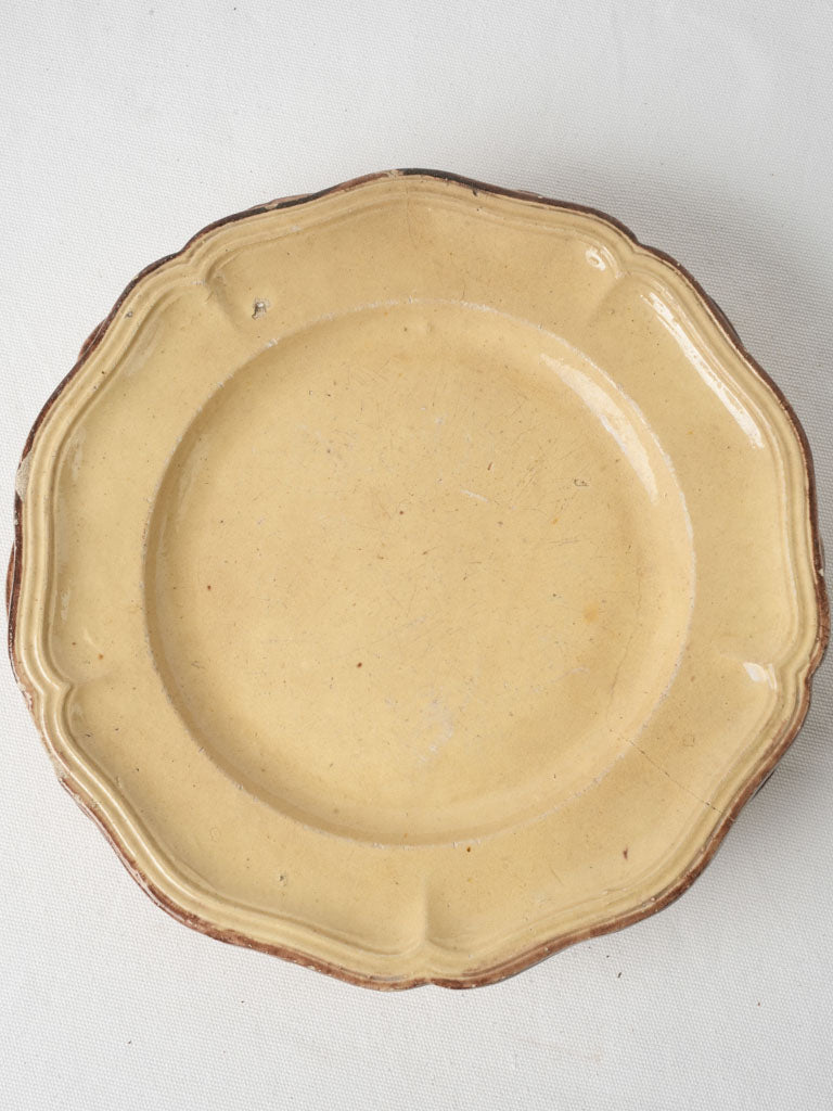 Golden-hued scalloped edge platters