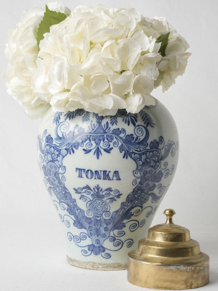 Hand-painted Dutch faience snuff jar