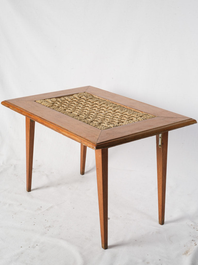 Petite French design accent piece