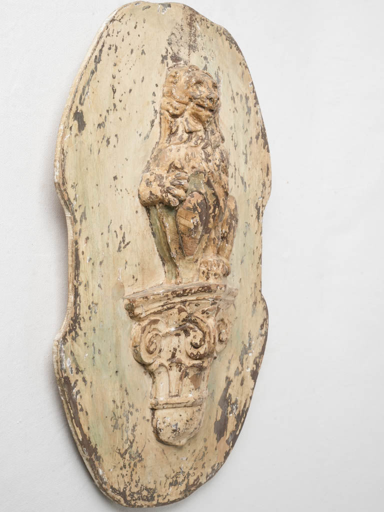 Classical noble lion wood carving
