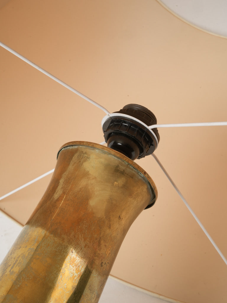 Versatile vintage bedside lamp