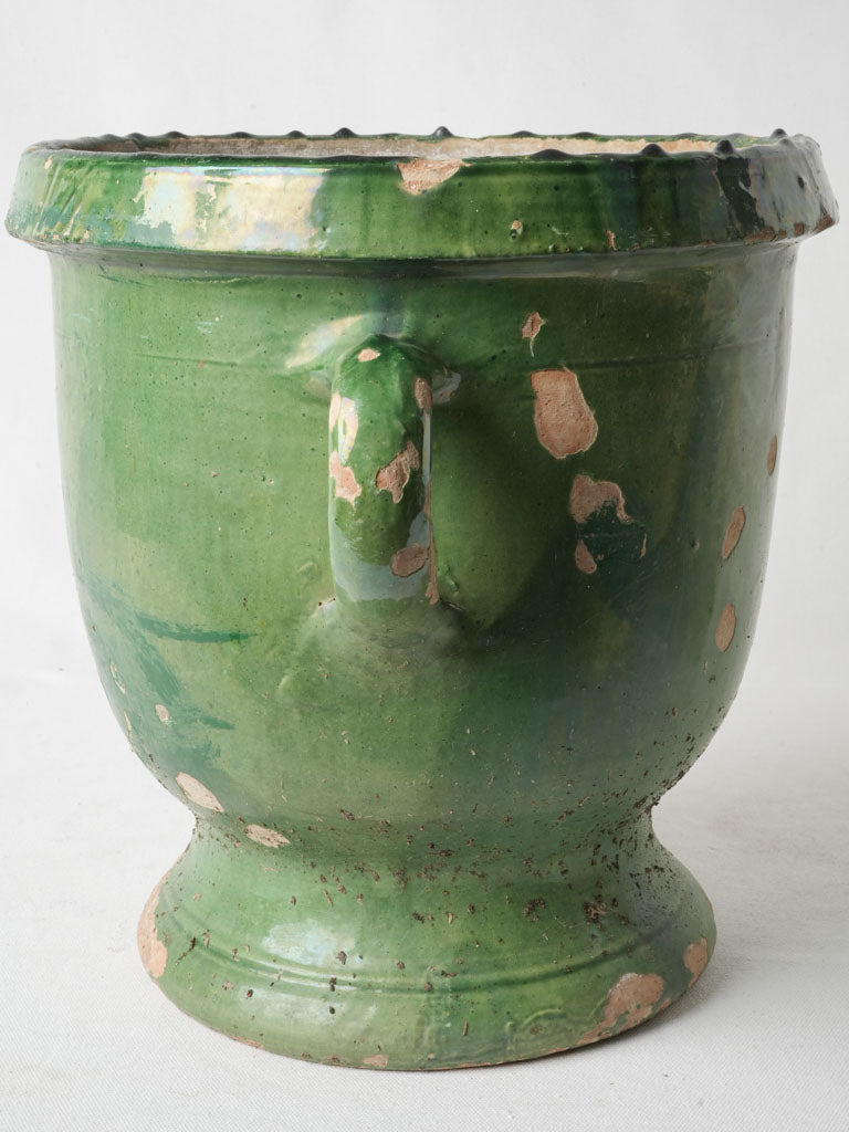 Classic flared-rim cachepot