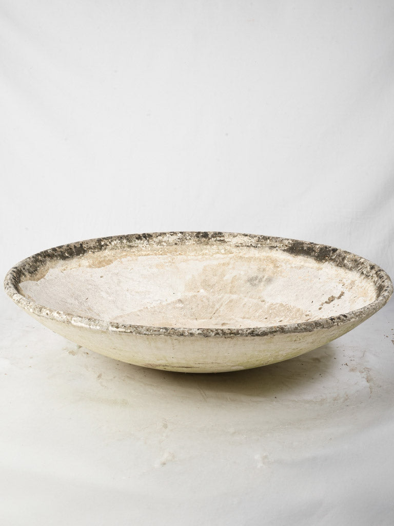 Authentic character large vessel