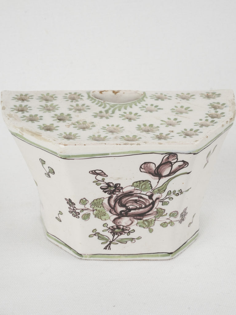 Classic wall-hanging tulip vase