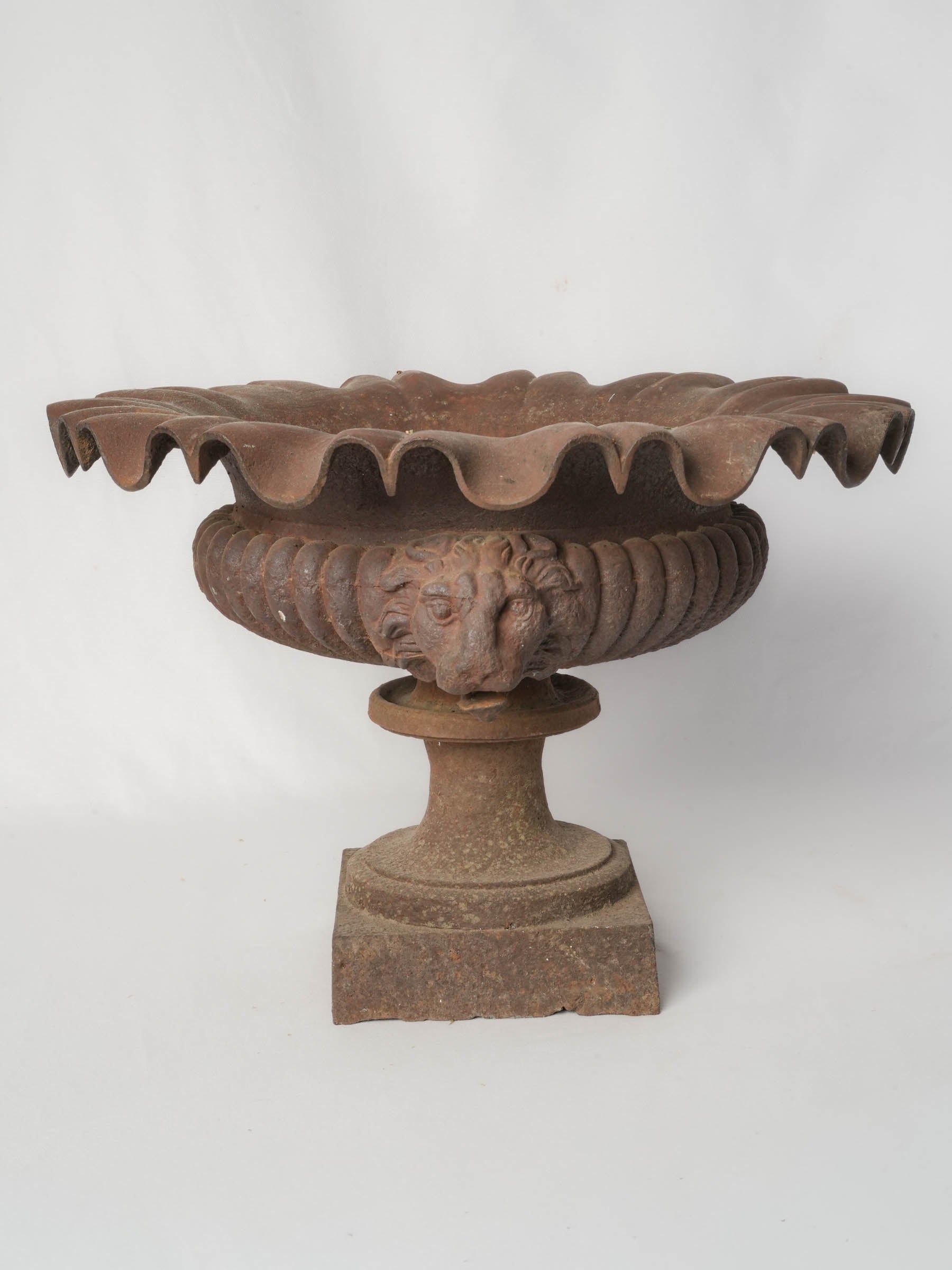 Undulating rim French Medici urn