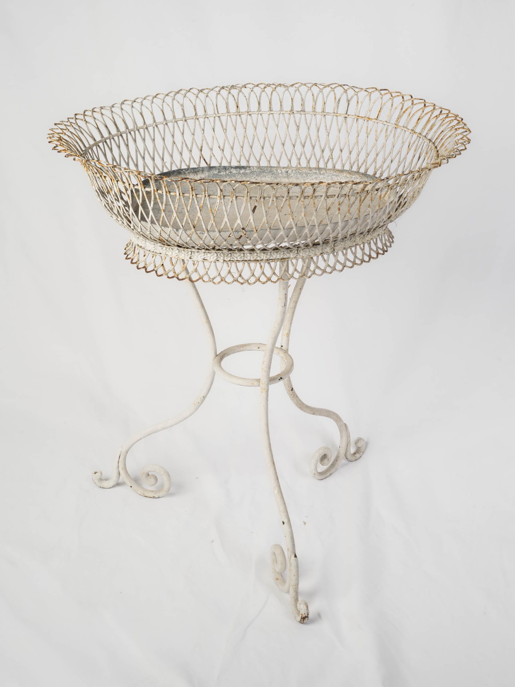Graceful scroll-form leg plant stand