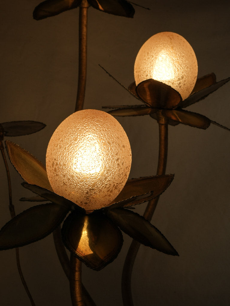 Exquisite naturalistic silhouette lighting
