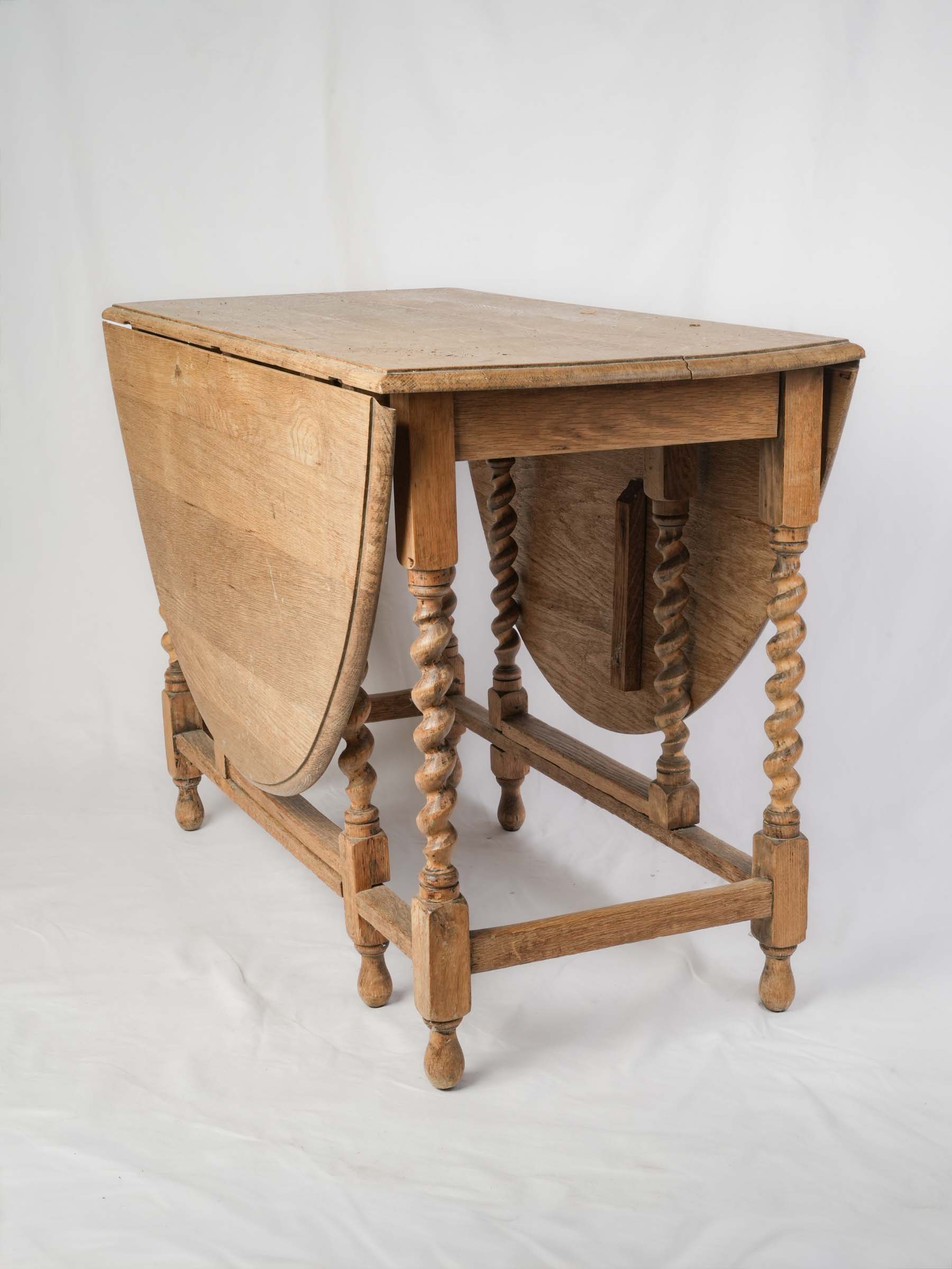 Early 20th Century Oak Gateleg Table w/ Barley-Twist Legs