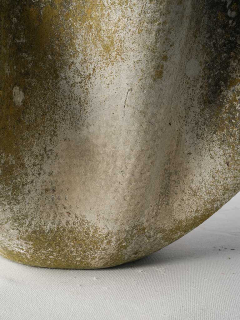Durable light-weight tulip-shaped containers