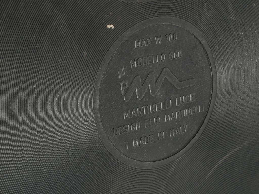 Vivid red decorative desk lamp