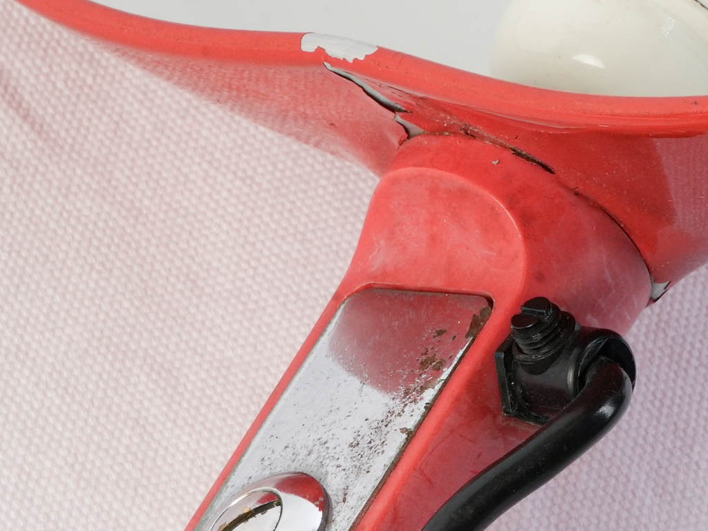 Retro biomorphic style desk lamp