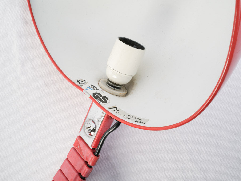 Modular construction plastic desk lamp