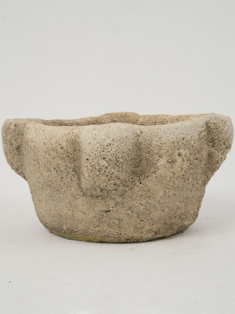 Enduring, rustic stone decorative mortar