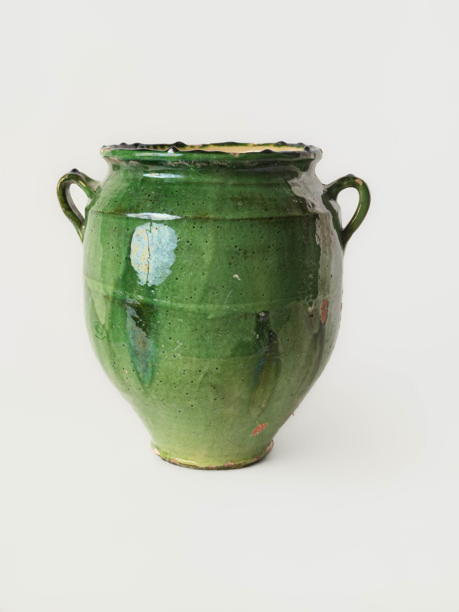Rustic country-style preservation vessel