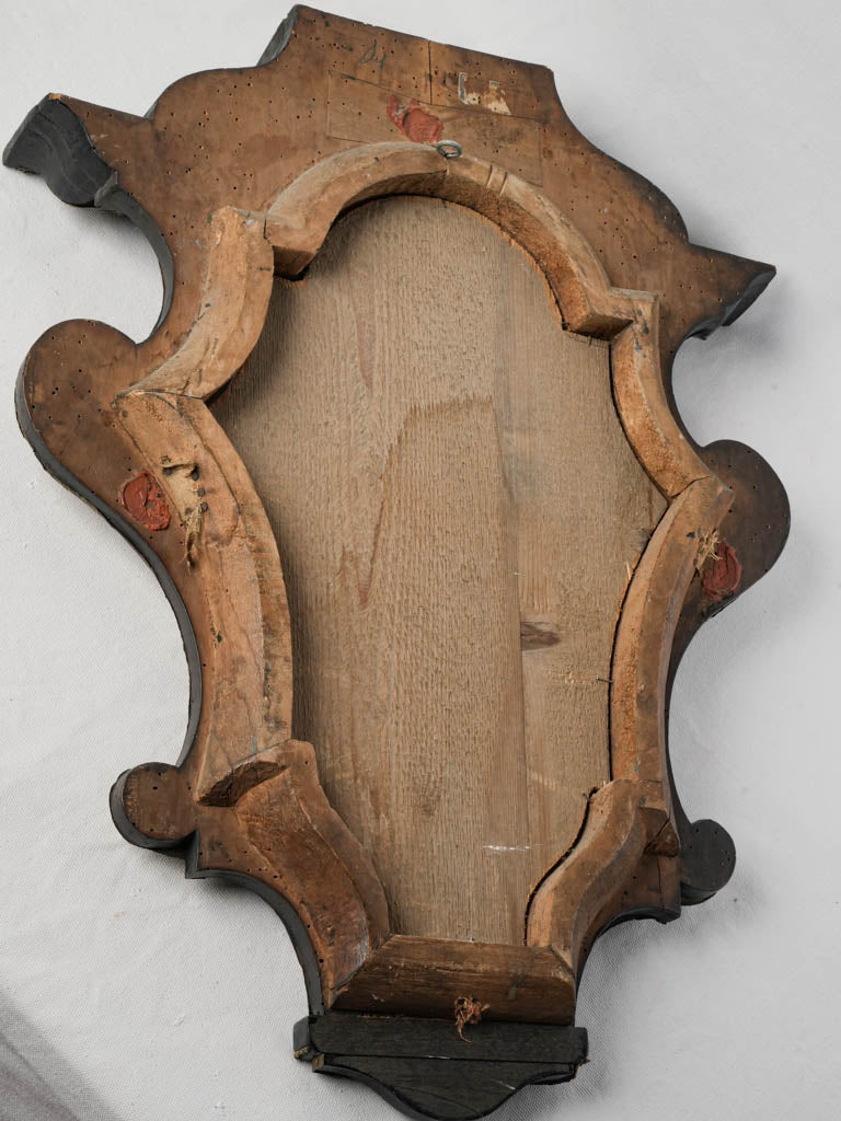 Opulent gold-leaf embellishment mirrors