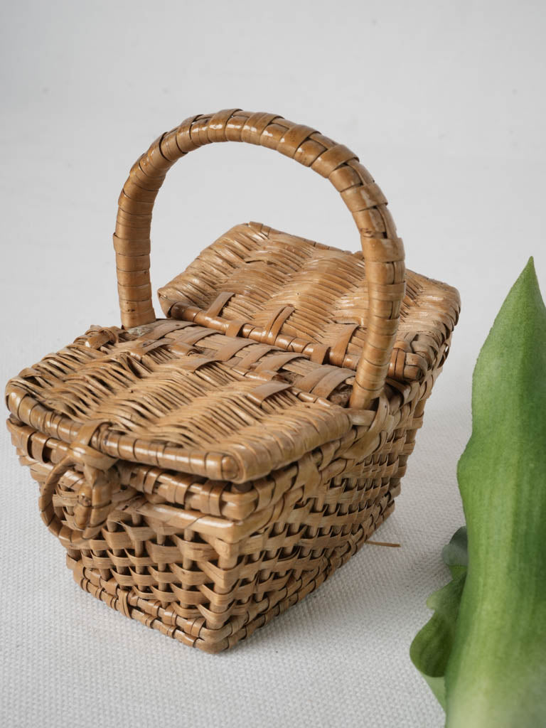 Elegant woven wicker picnic basket