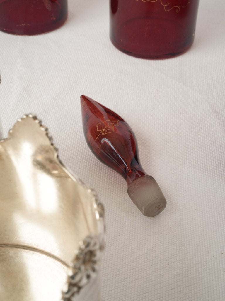 Gleaming silver-plated finish