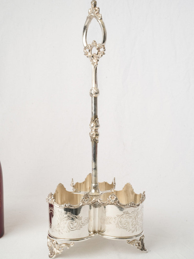 Delicately gilt vine motif