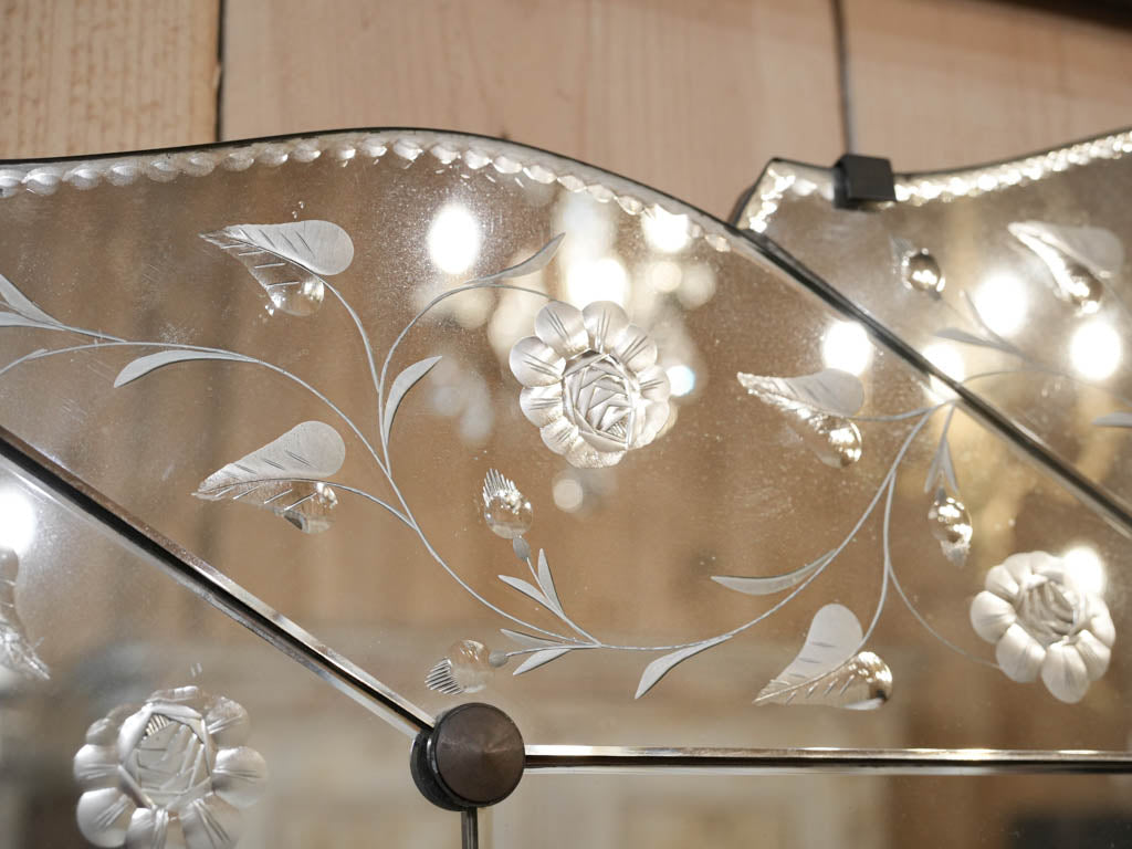Beveled glass wall mirror