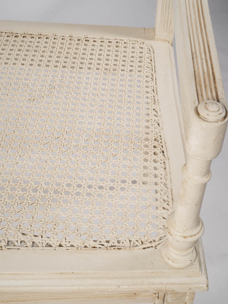 Refined white finish bench