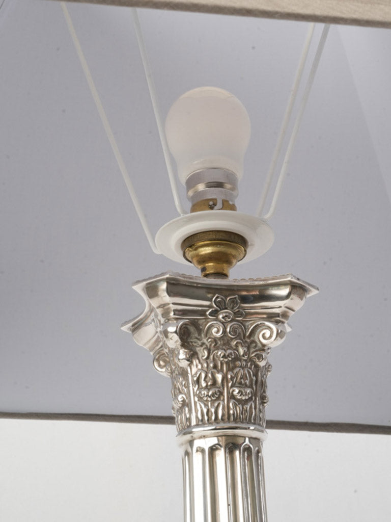 Antique metallic finish lamp