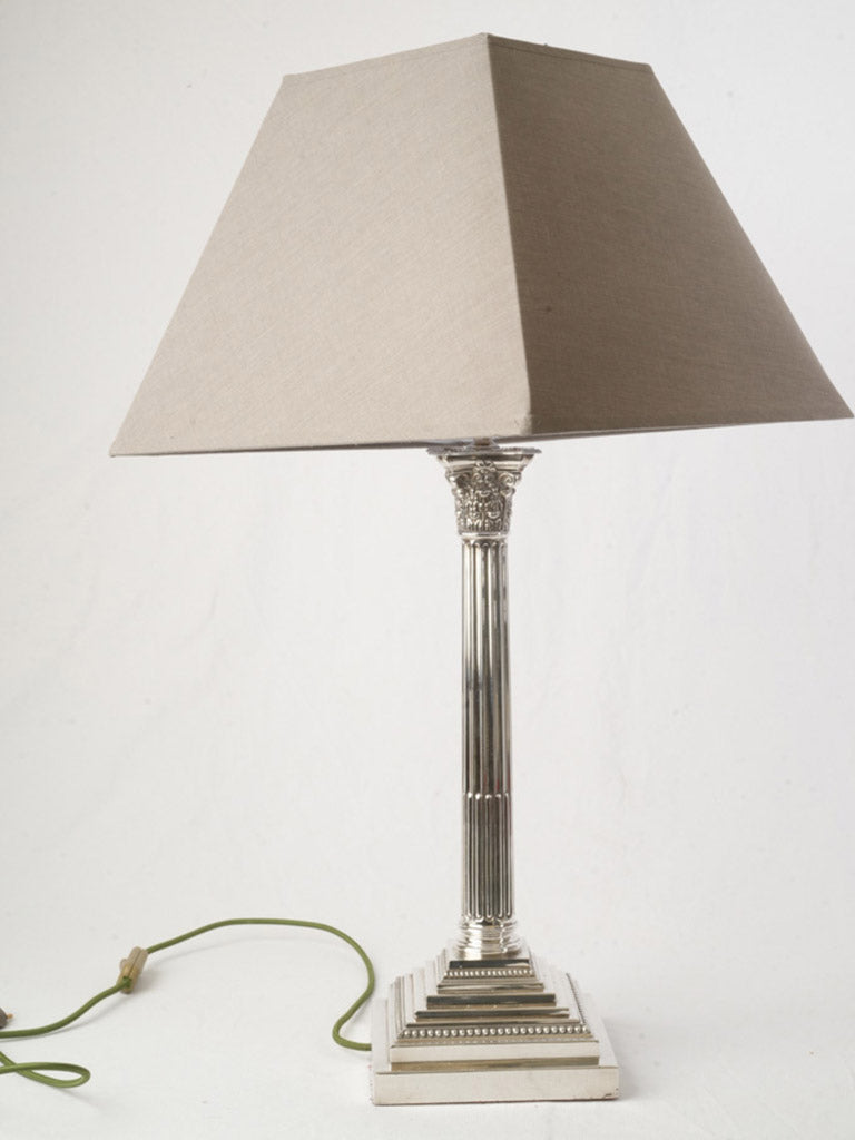Classical acanthus capital lamp