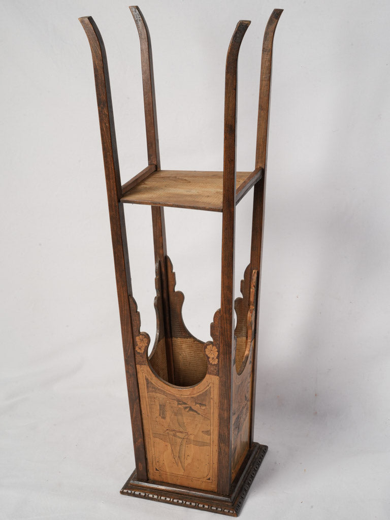 Timeless sophisticated pedestal table