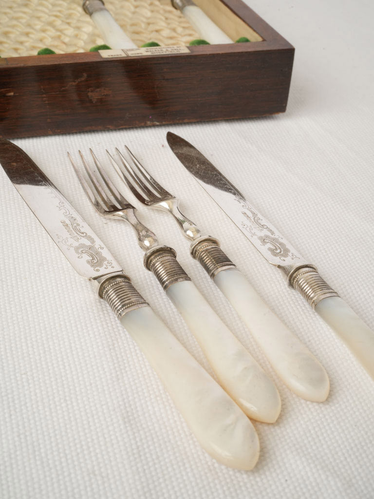 Refined ceremonial dining cutlery service