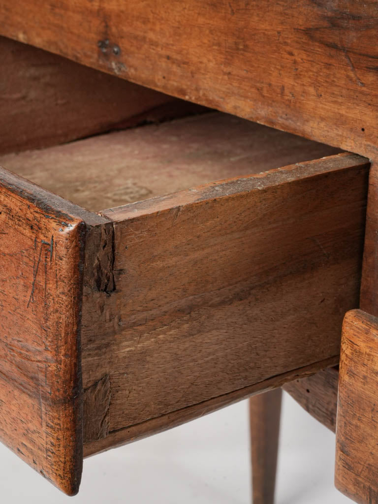 Graceful feminine silhouette dressing table