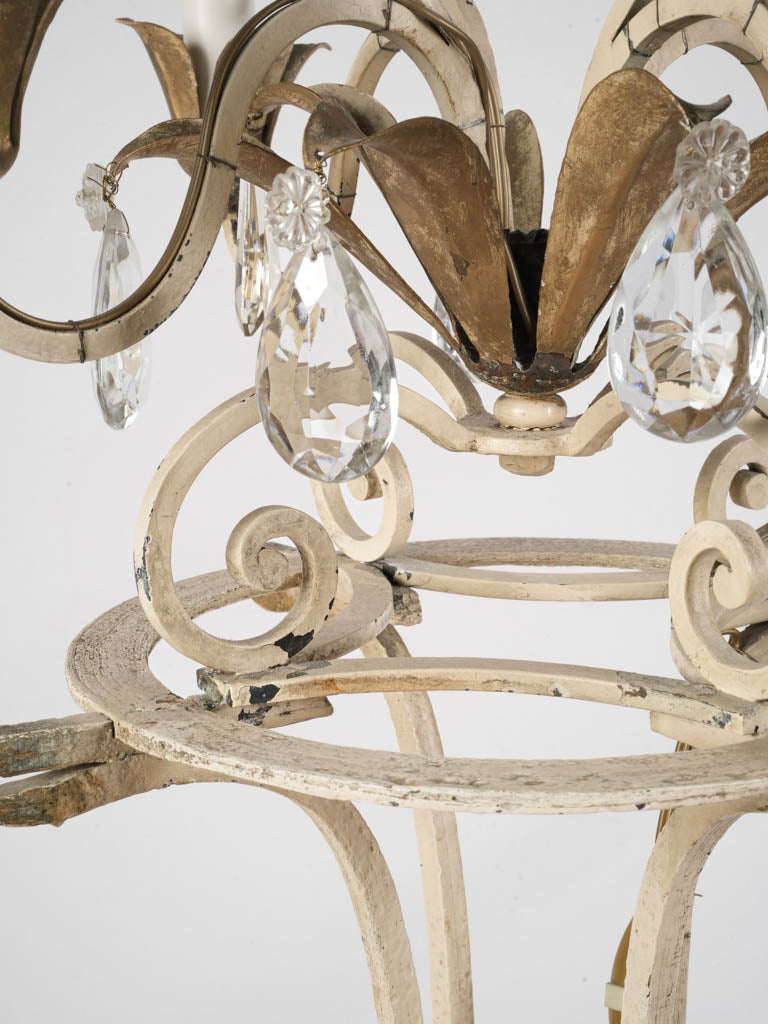 Sinuous arms wrought iron lamp