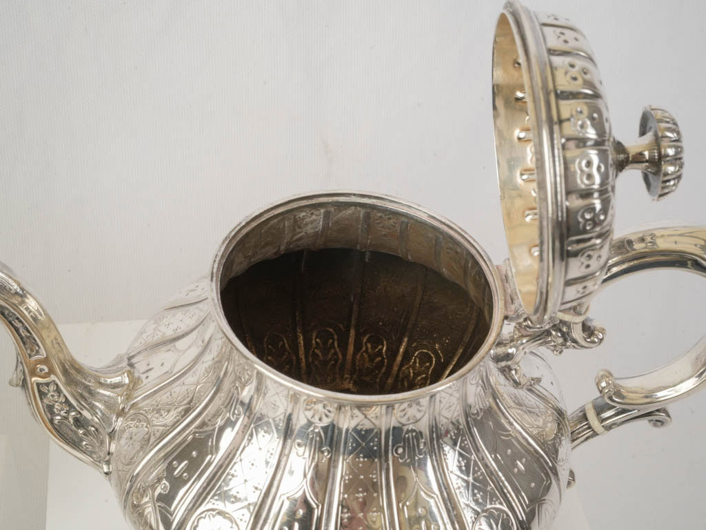 Fluted domed lid coffee pot