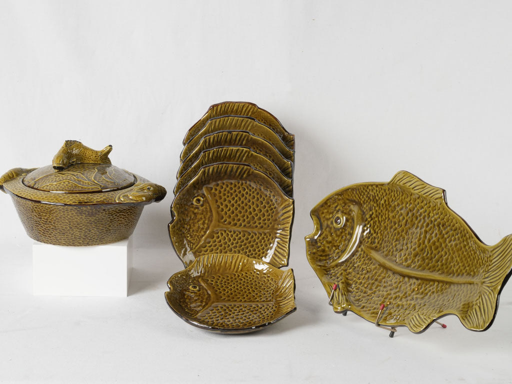 Decorative 1970s tureen ensemble