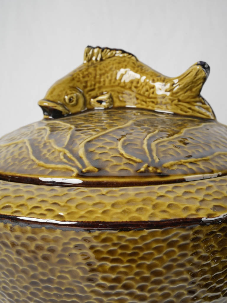 Distinctive style ceramics set