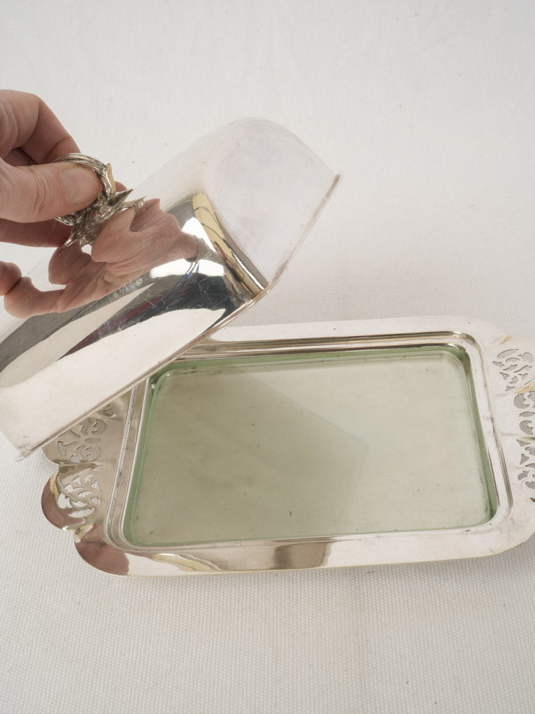 Decorative pierced-edge tray