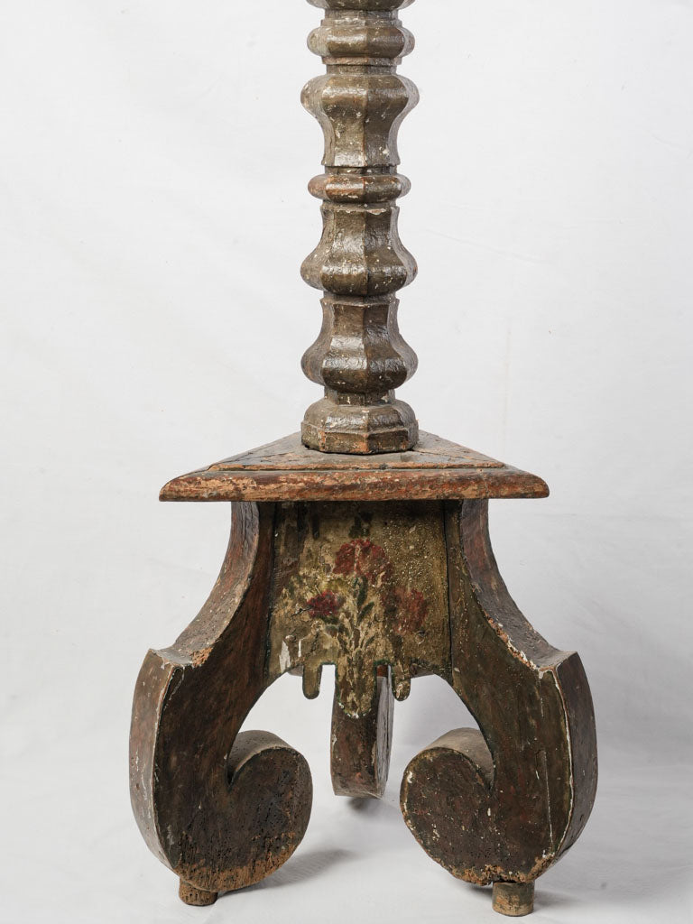 Masterful woodwork Baroque pique-cierge