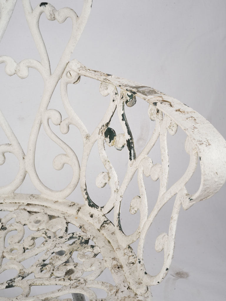 Elegant curves vintage-inspired bench  