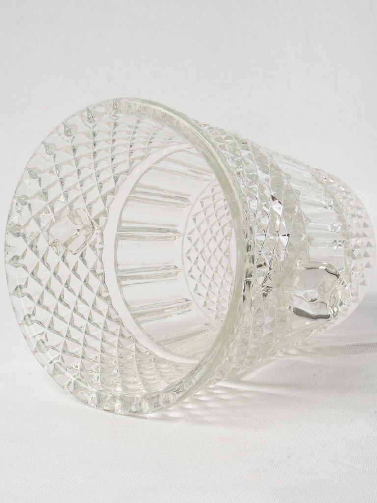 Artful gleaming crystal party accessory