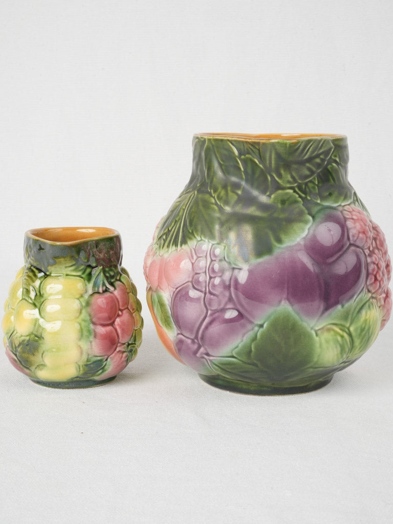 Textured leaf-patterned creamer set