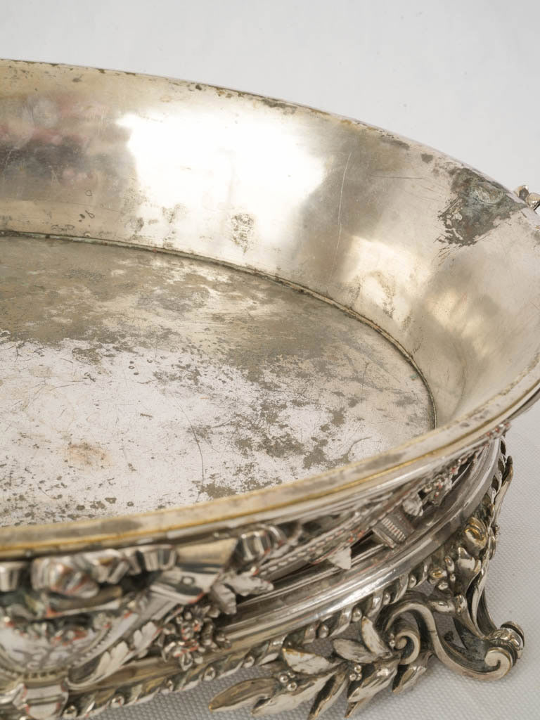Regal engraved medallion jardinière