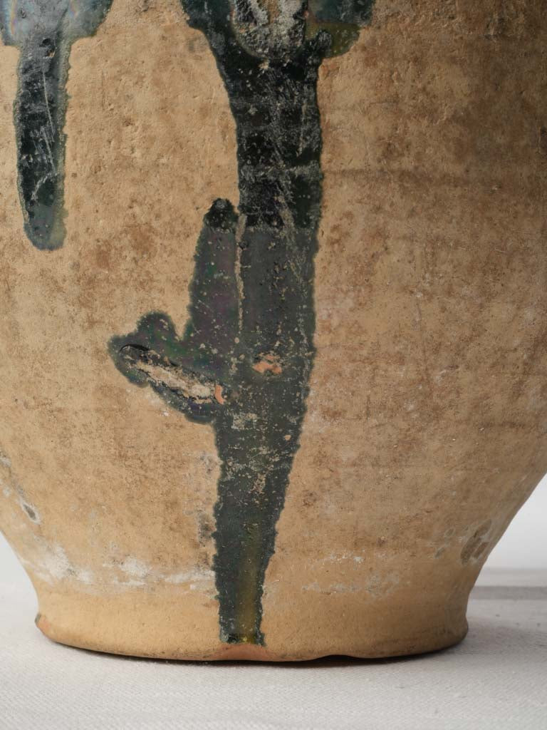 Traditional country kitchen urn