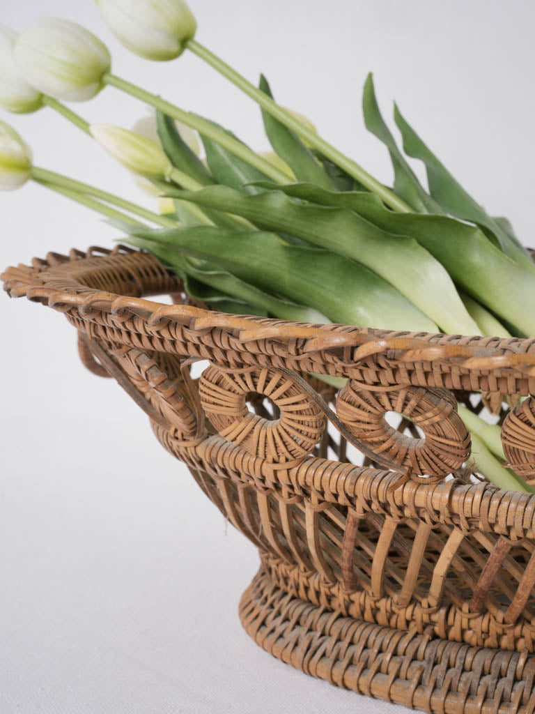 Elegant 19th-century wicker decorative piece