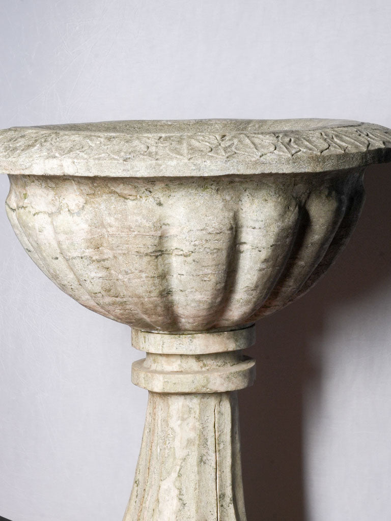 Timeless weathered 18th-century marble pedestal