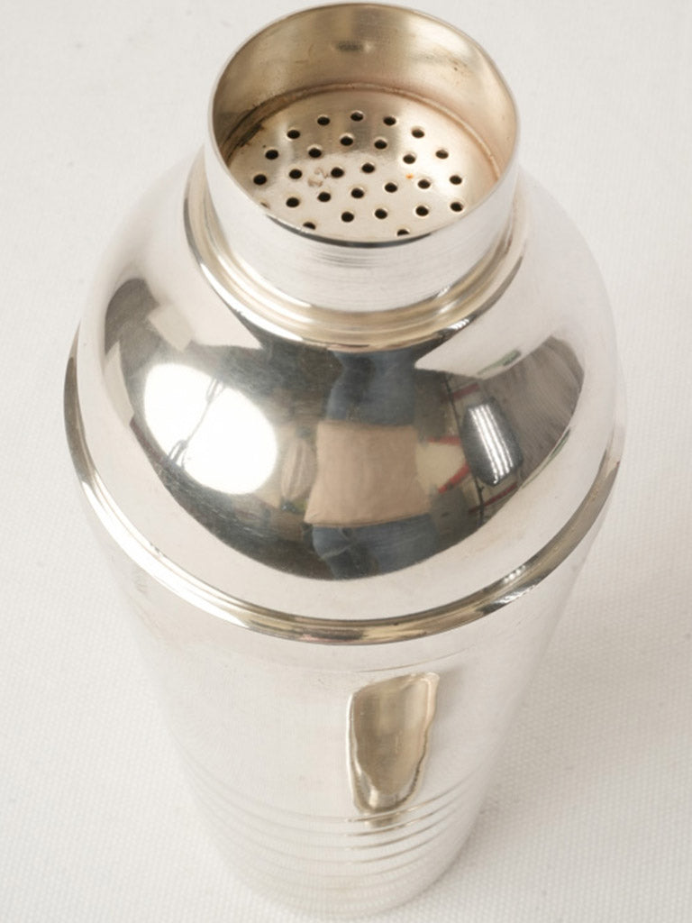 Polished vintage shaker accessory