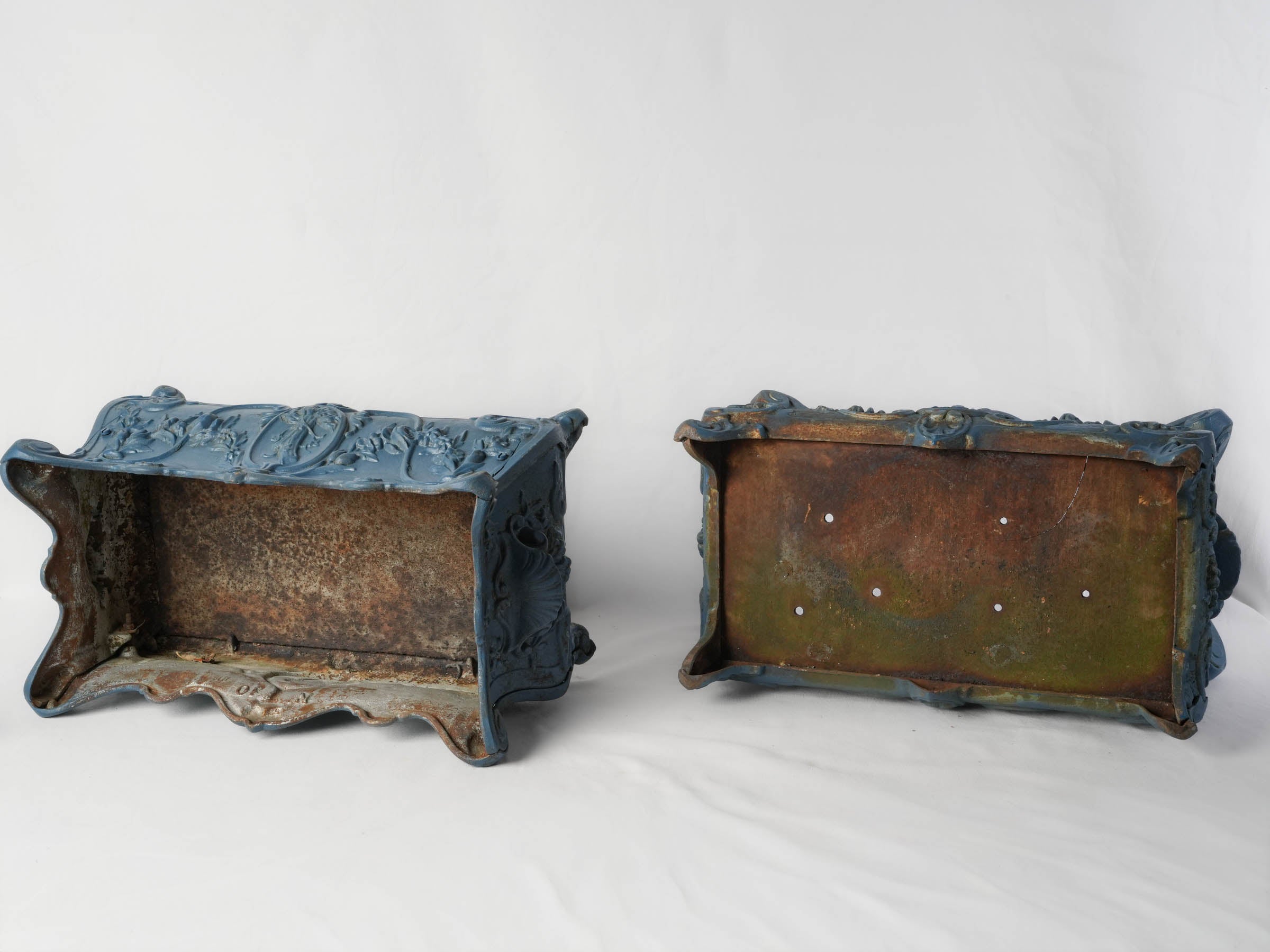 Artistic Louis XV-inspired planter set