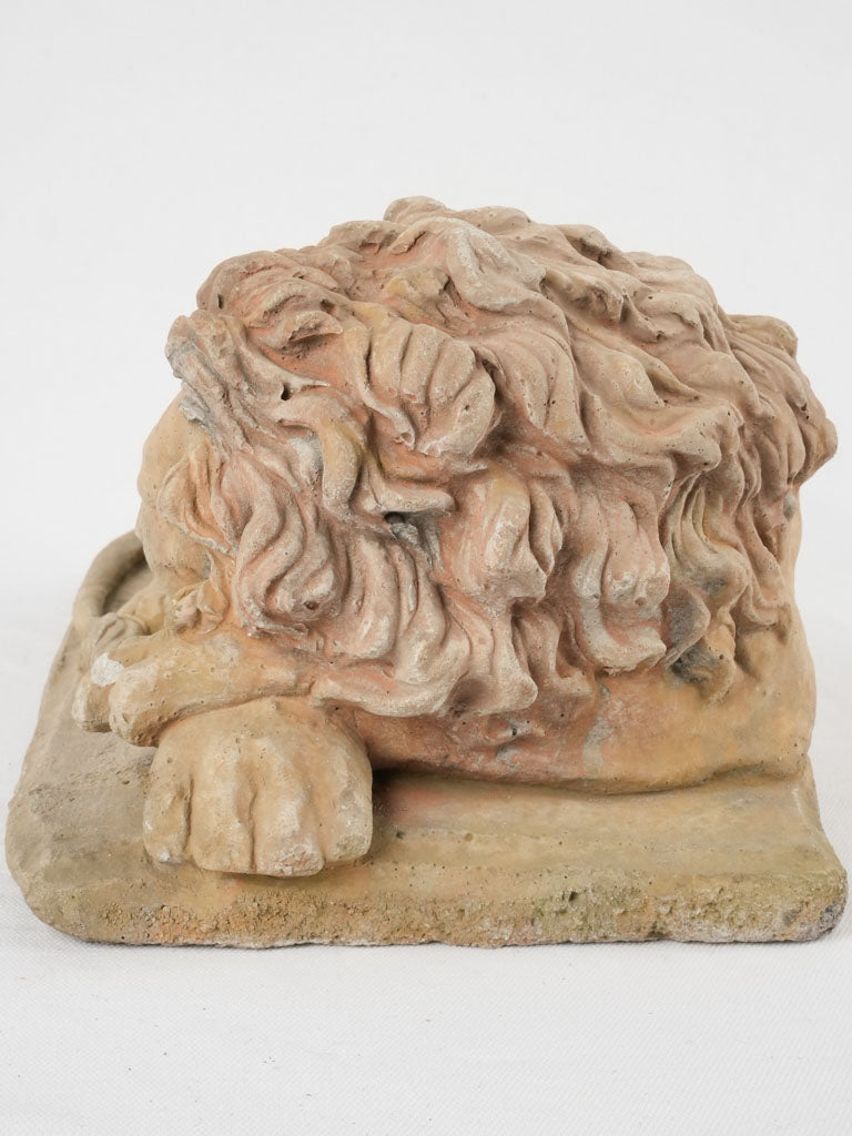 Small garden sculpture - sleeping lion 16½"
