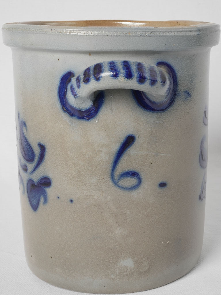 Lovely blue & white pottery container