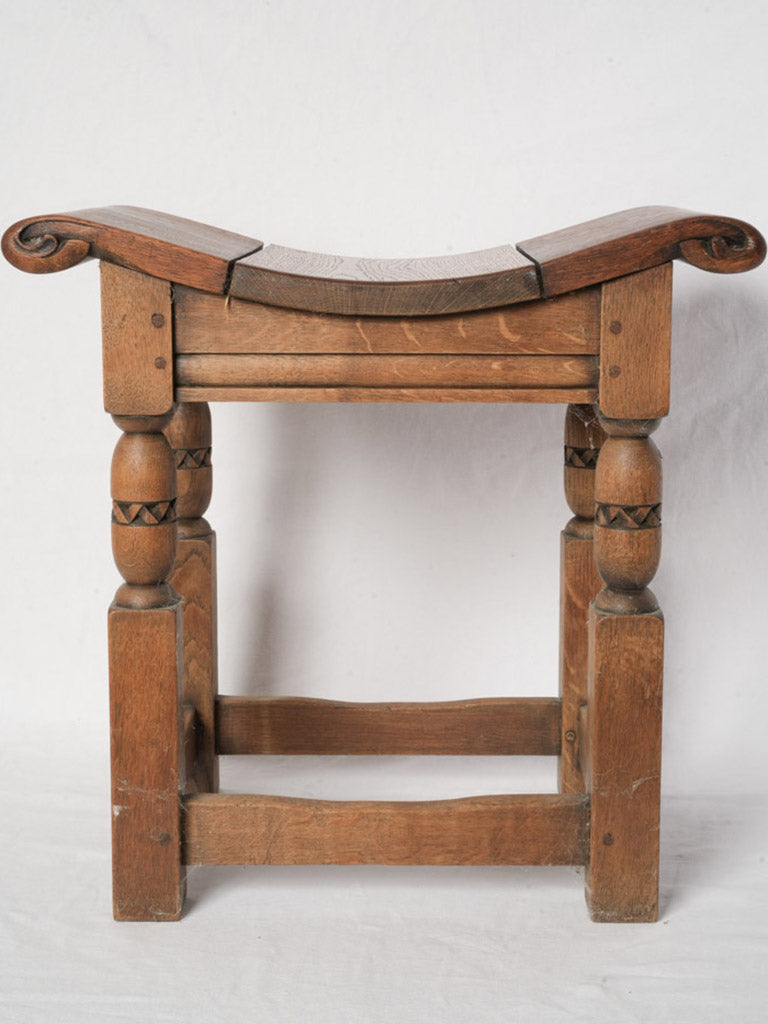 Robust oak sculptural furniture