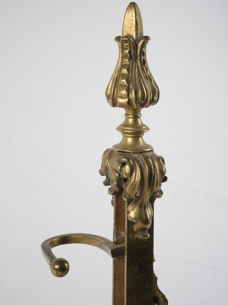 Eclectic historicism casting garniture