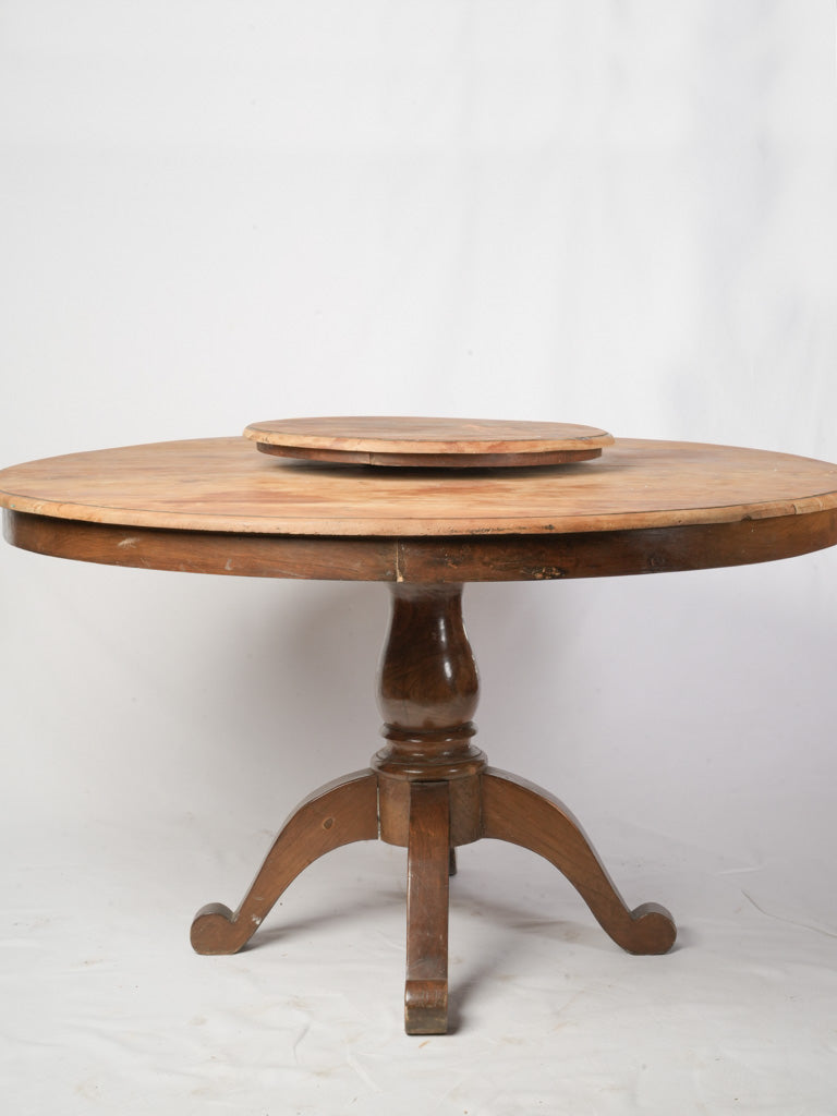 Classic rotating platform table